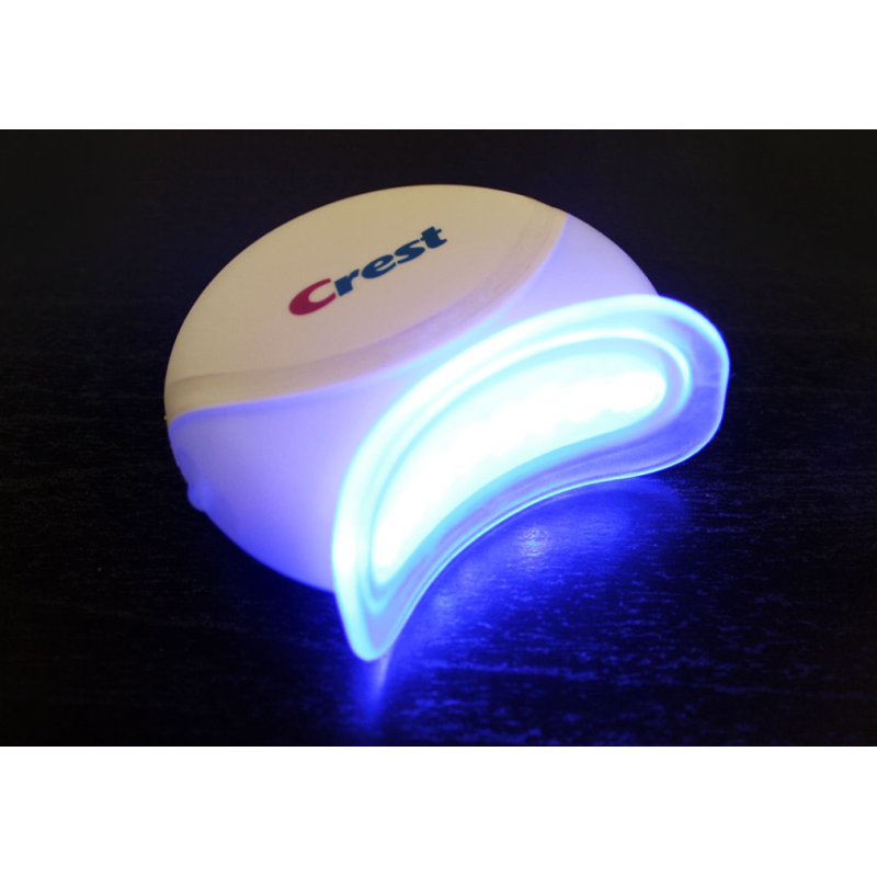 Lampa wybielająca Crest LED Blue Light – przyspiesza działanie pasków wybielających Crest